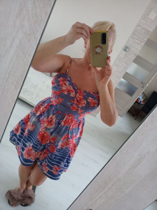 Urocza sukienka na lato