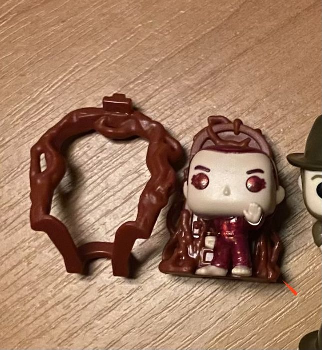 Продаж kinder stranger things