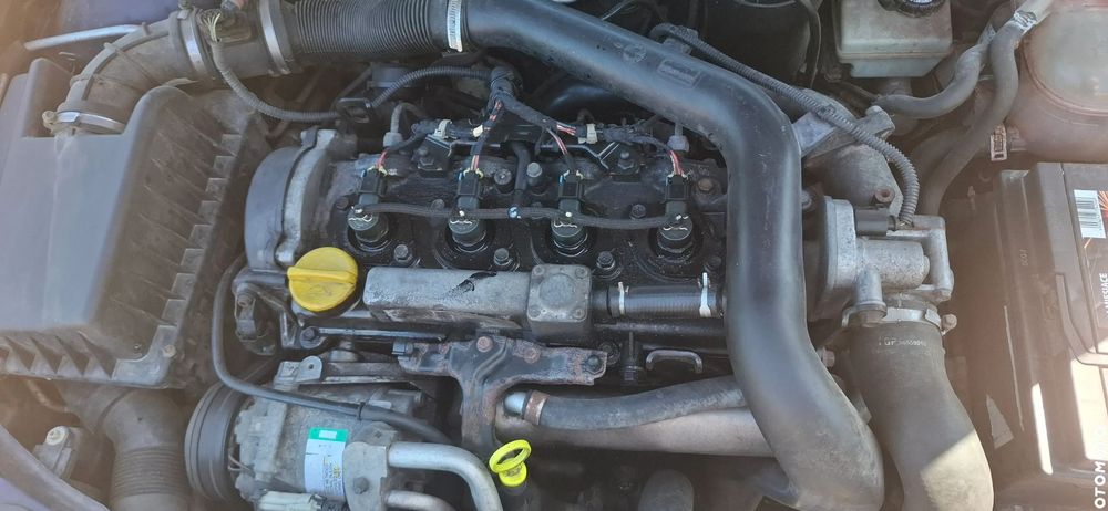 Silnik Słupek Opel Astra H 1,7 cdti  Z17DTH