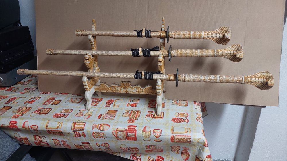 Katanas decorativas
