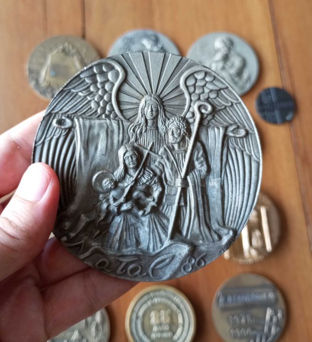 Medalhas em bronze e estanho