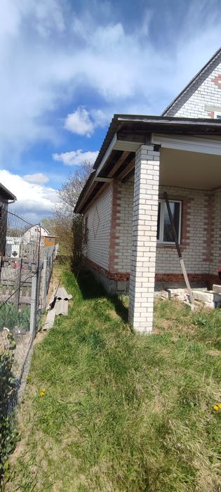 Гарний будинок з комунікаціями в селі Количівка 8км від міста