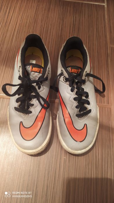 Buty sportowe halówki