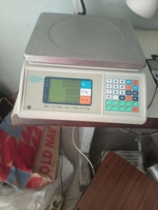 Balança digital  em bom estado