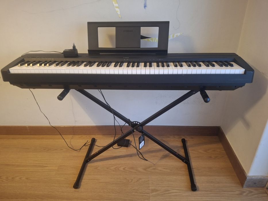 Piano Yamaha P45 + suporte