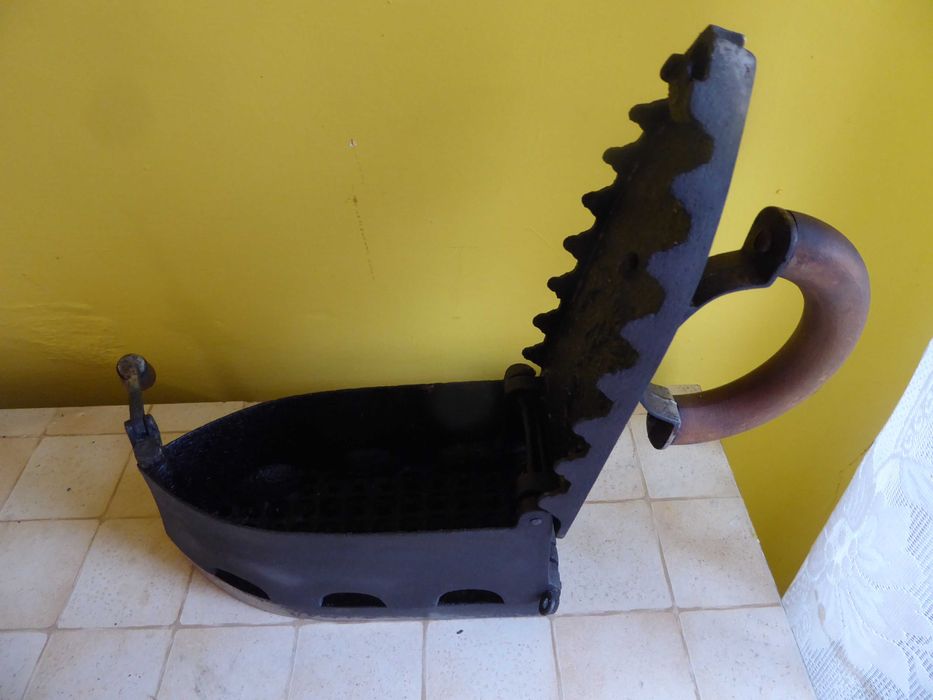 Stare rzadkie żelazko węglowe