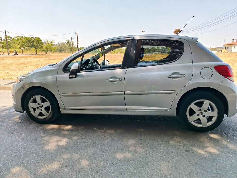 "RESERVADO" Peugeot 207 de 2011 a diesel nacional 240mil kms