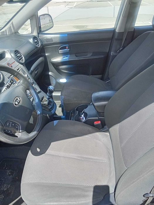 Kia Carens - 7 Lugares