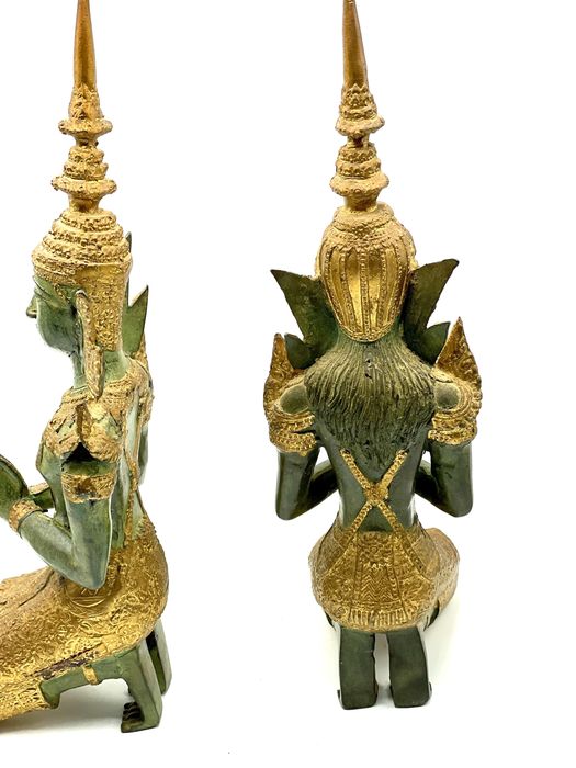 Par de antigos guardiões do templo bronze tailandeses, buda, oriental