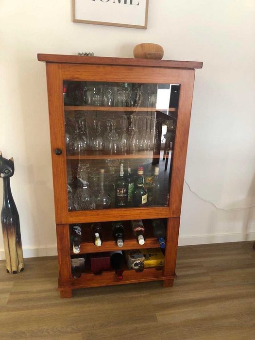 Cristaleira e Garrafeira madeira maciça cerejeira