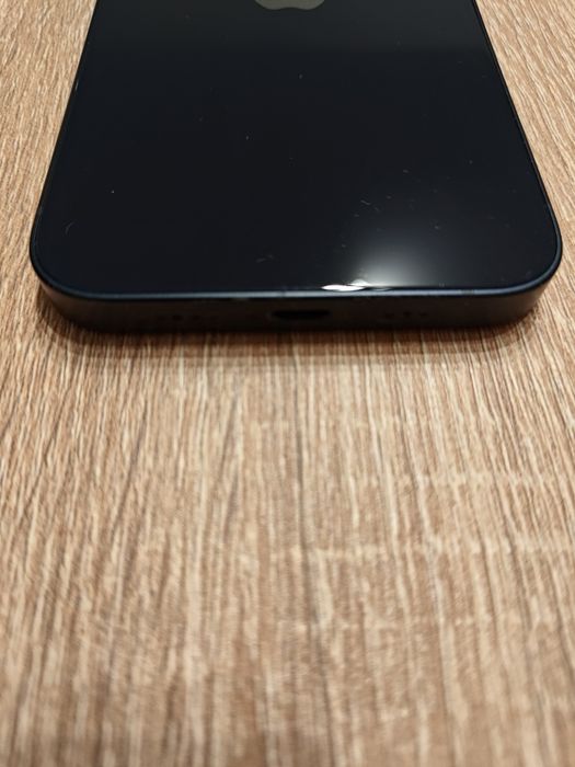 Iphone 13 w bardzo dobrym stanie