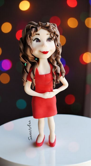 Kobieta figurka na tort