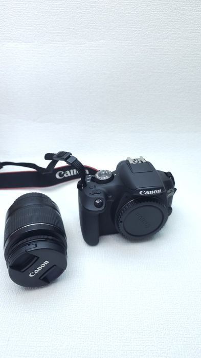 Canon EOS 2000D + Lente 18-55mm IS II Usada