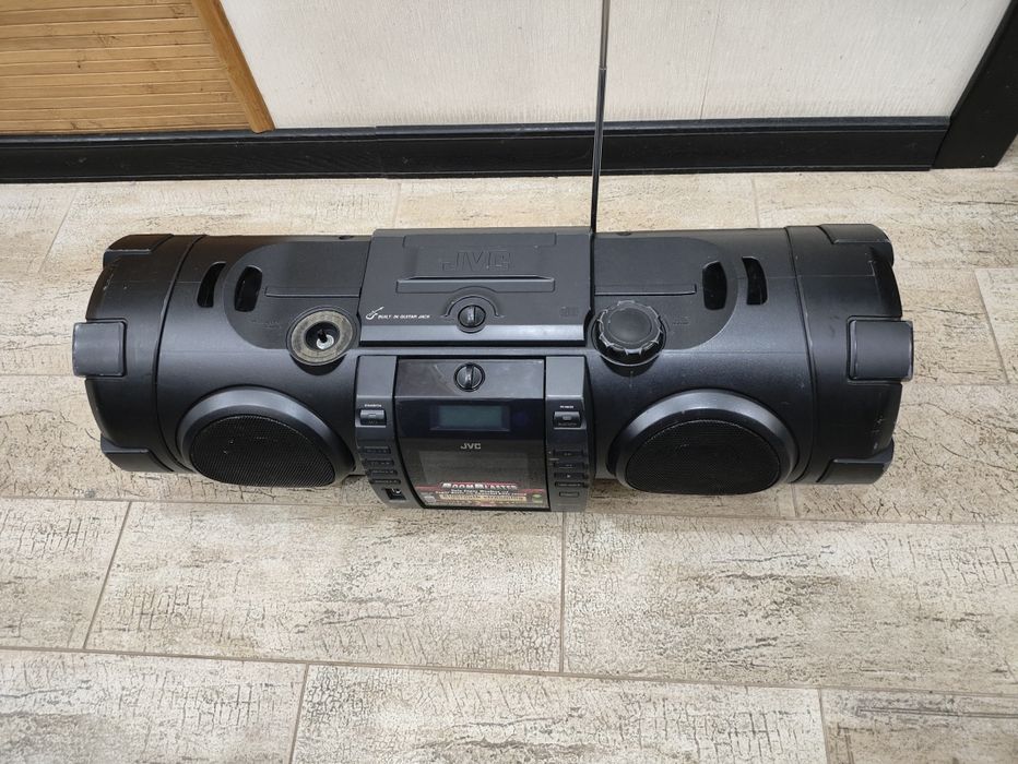 JVC RV-NB100B BoomBlaster Bluetooth/CiD/USB/AUX