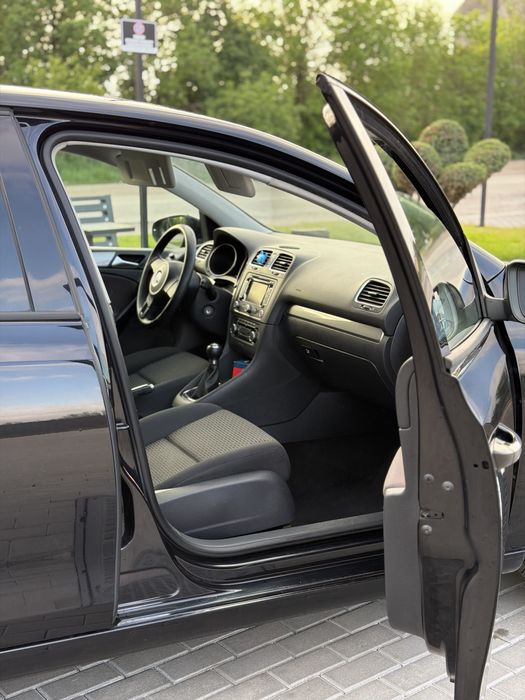 Volkswagen Golf 2010 бензин 1.4