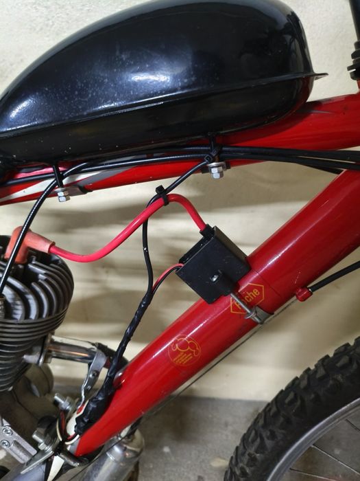 Bina com motor 80 cm3