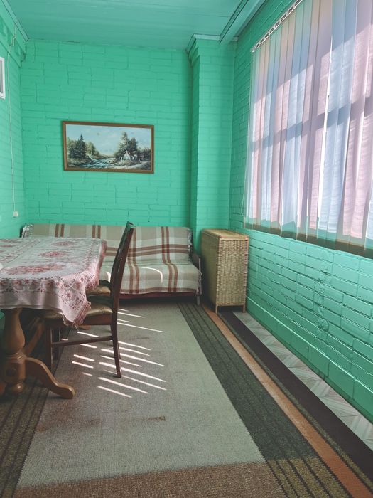 Продається будинок з земельною ділянкою 23  сотки.