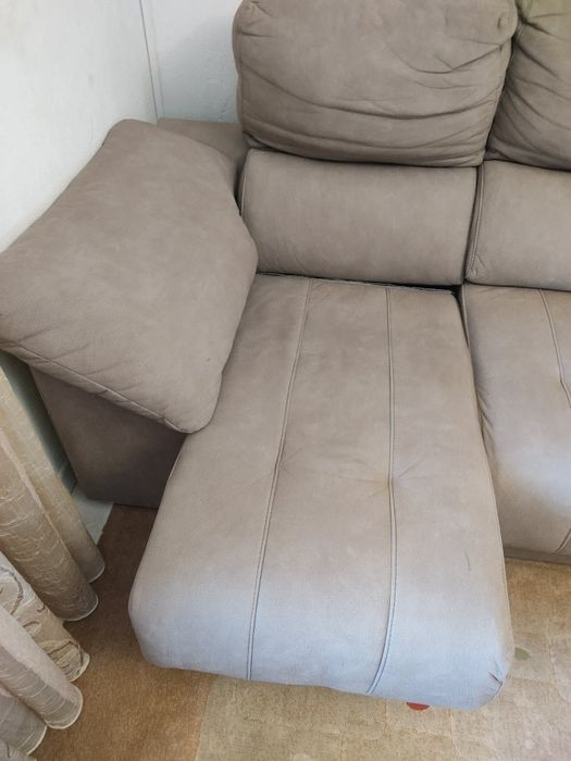 Sofá Modular Extensível Bege + Pouf Grande + 2 Pufs Pequenos (Excelente Estado)