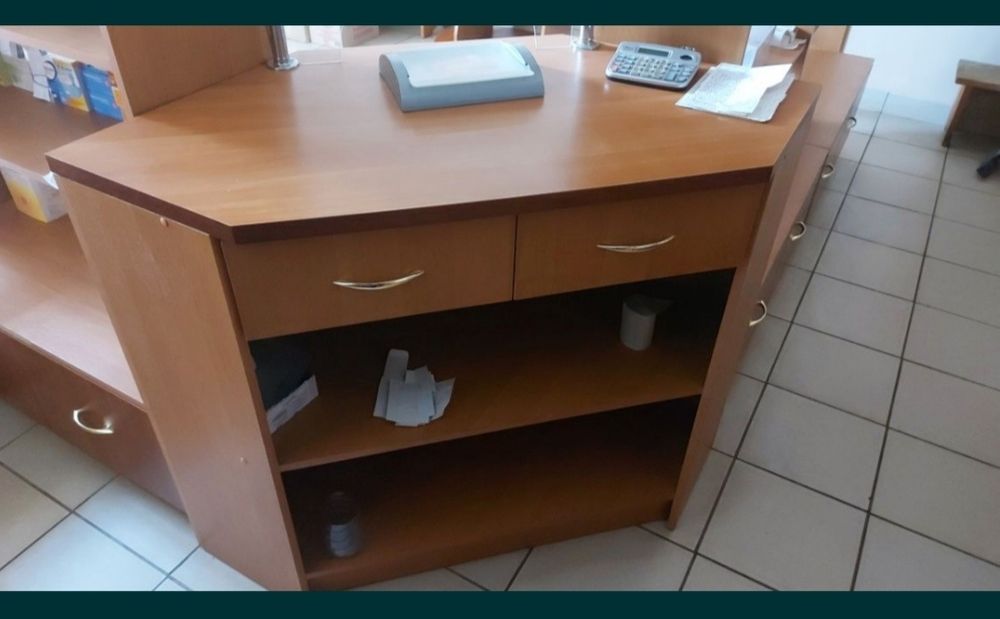 Меблі аптечні в хорошому стані 34к