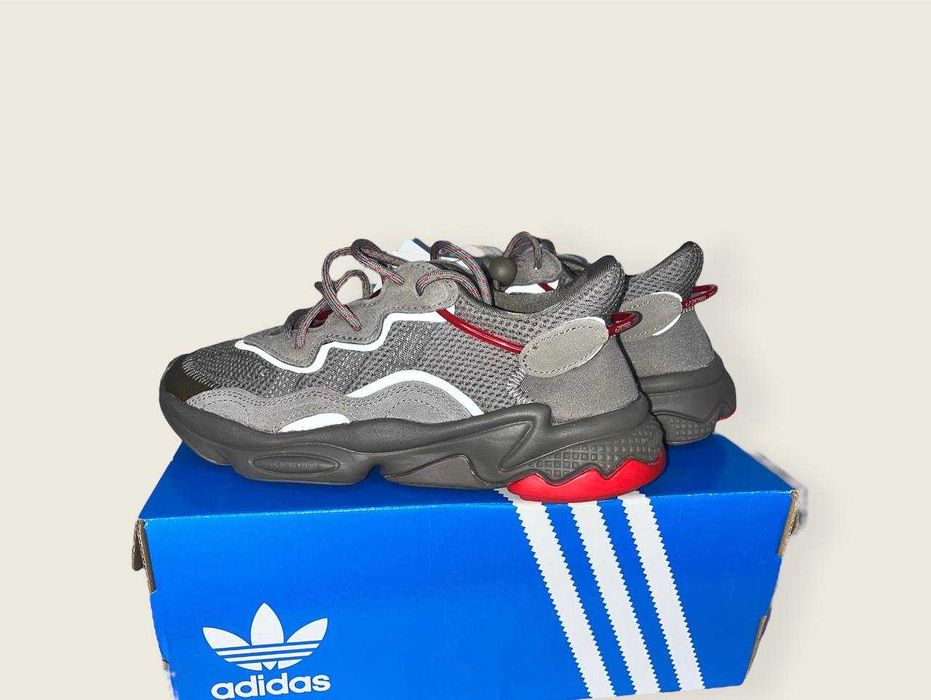Кросівки Adidas жіночі Ozweego J сірі