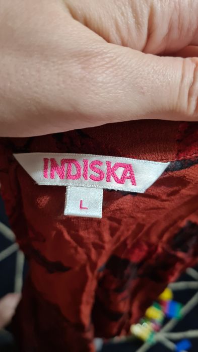 Piękna elegancka tunika idealna do pracy na święta itp