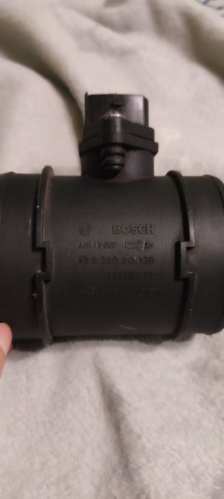 Датчик расхода воздуха Опель вектра .с.2.8 бензин