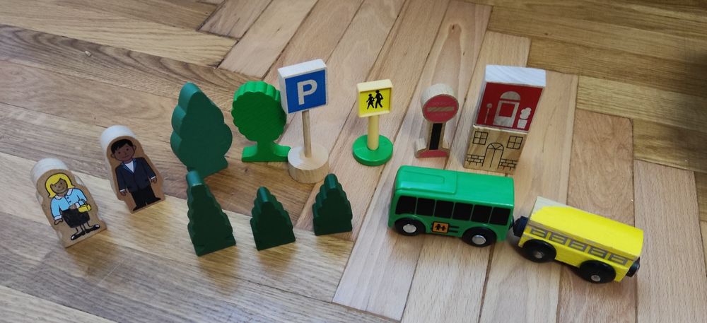 Дерев'яні  вагончики