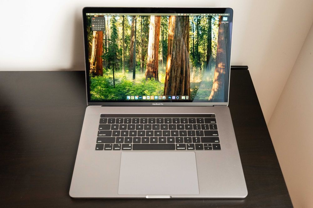 Apple Macbook Pro 15 дюймів i9 16gb 2019 MV912