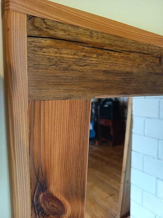lustro ze starego drewna w modrzewiowej ramie handmade DIY