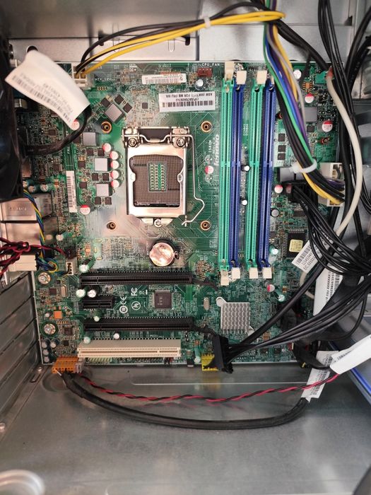 Lenovo ThinkCentre M83 Tower / Intel Core i5-4590 Модель: IQ1X0MS