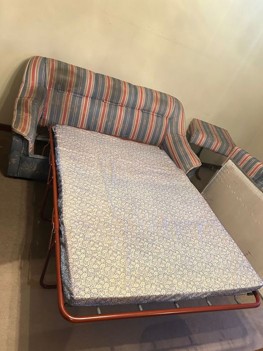 Sofá + poltrona em bom estado