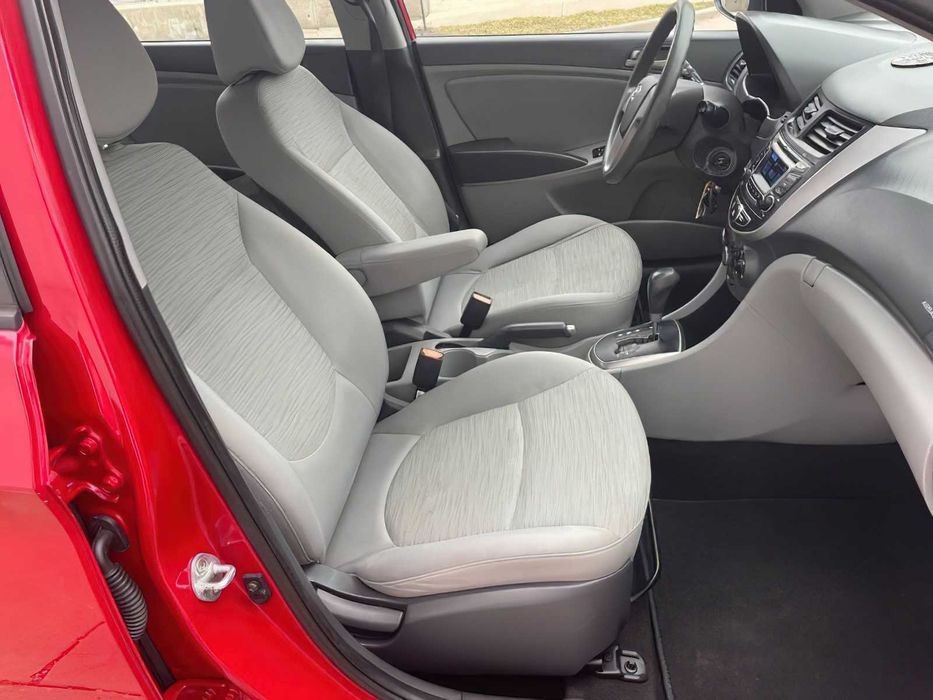 Hyundai Accent GLS      2015