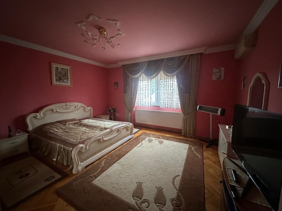 Продаж сучасного будинку в самому центрі м.Берегове