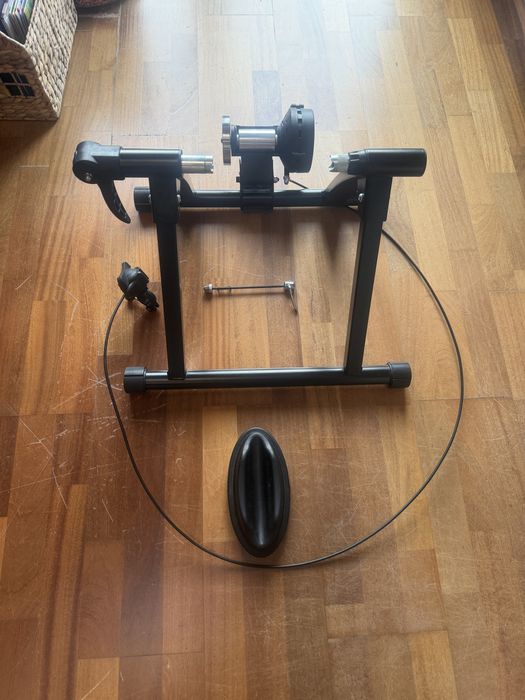 Trenażer EYEN Magnetic Sport czarny