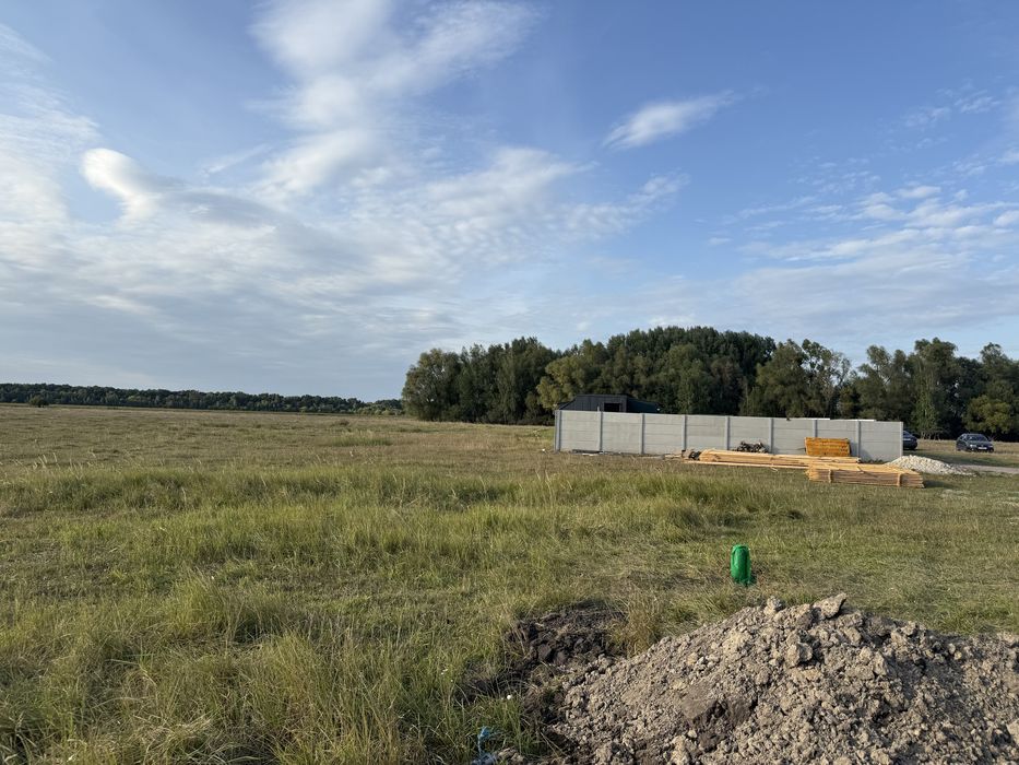 Продаж земельної ділянки ОЖБ зі світлом 5КВт. с.Діброва.