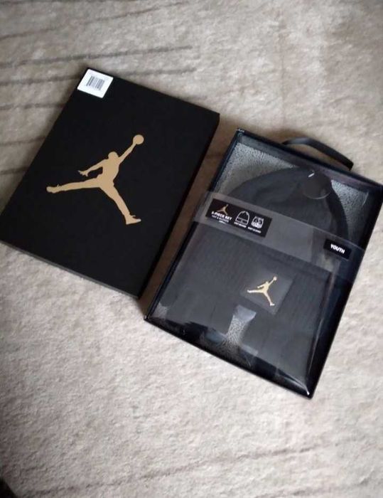 Elegancki Komplet czapka i rękawiczki Jordan - oryginał