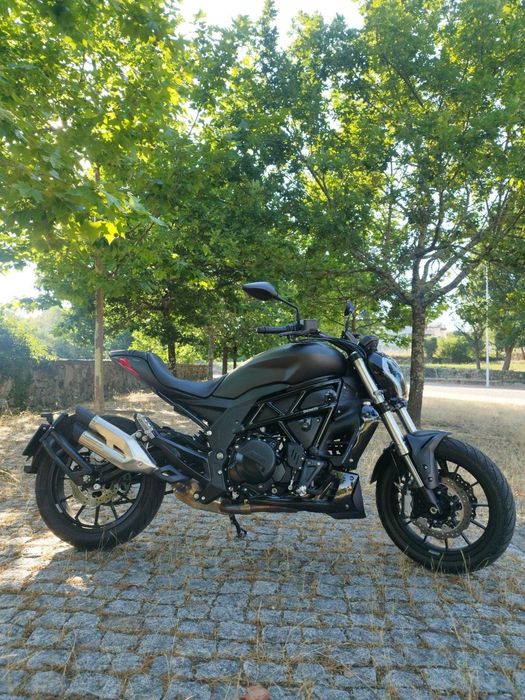 Mota benelli 502c Pouco Kms