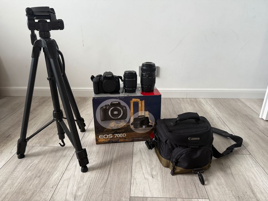 Aparat Canon Eos 700D + 18-55 + Tamron 70-30mm