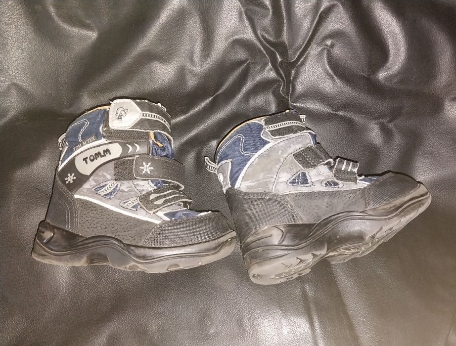 Кросівки дитячі  .