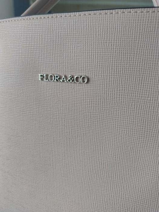 Flora &Co pudrowy róż