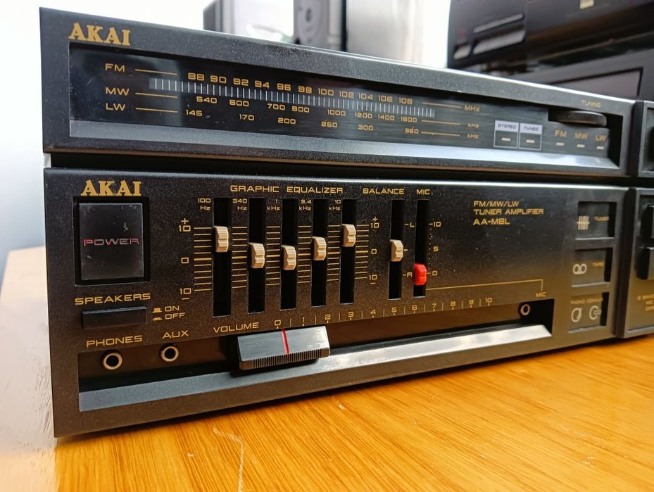 Receiver Akai AA-M8L