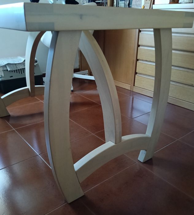 Secretária em madeira maciça