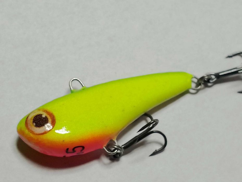 Wobler Hunter Faworyt 4 cm 5,5 g FLUO Klenie, Okonie, Pstrągi