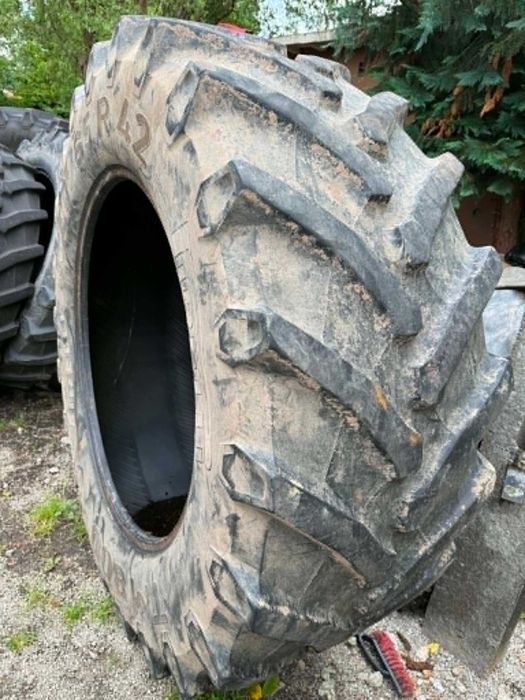 Opona rolnicza używana 650/65r42 Pirelli