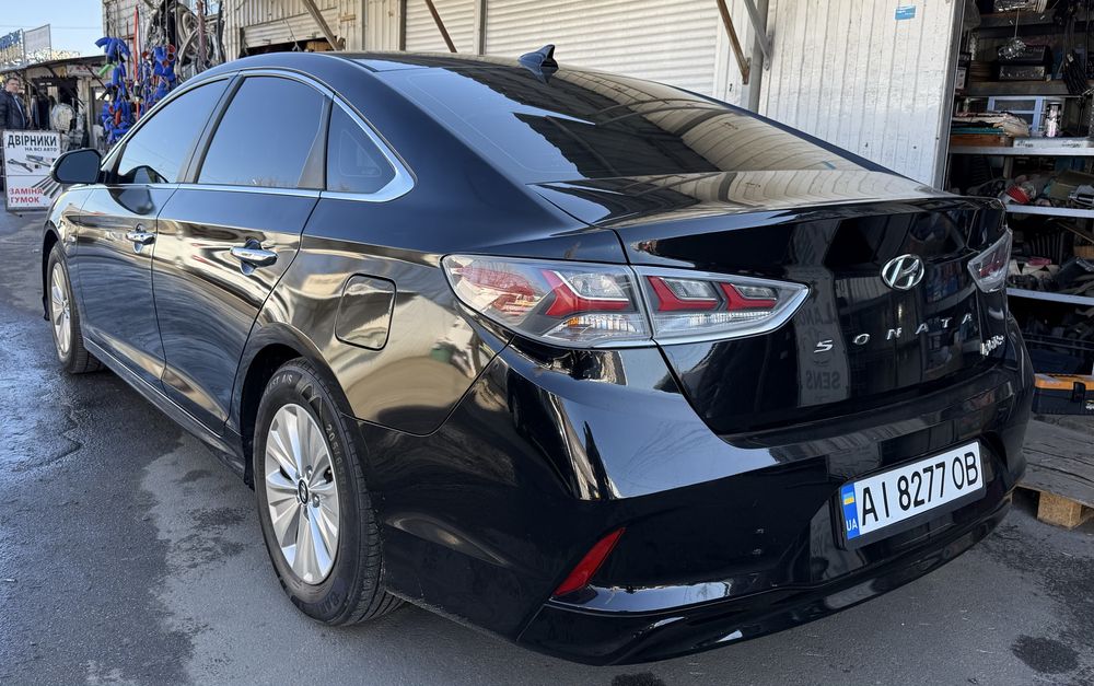 Авто в оренду гібрид, аренда  sonata hybrid, розхід 6 л