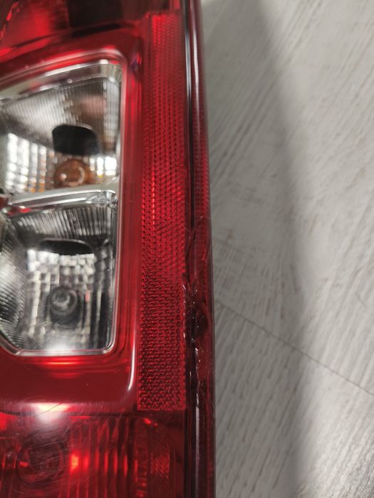 Ліва задня фара на Peugeot Landtrek