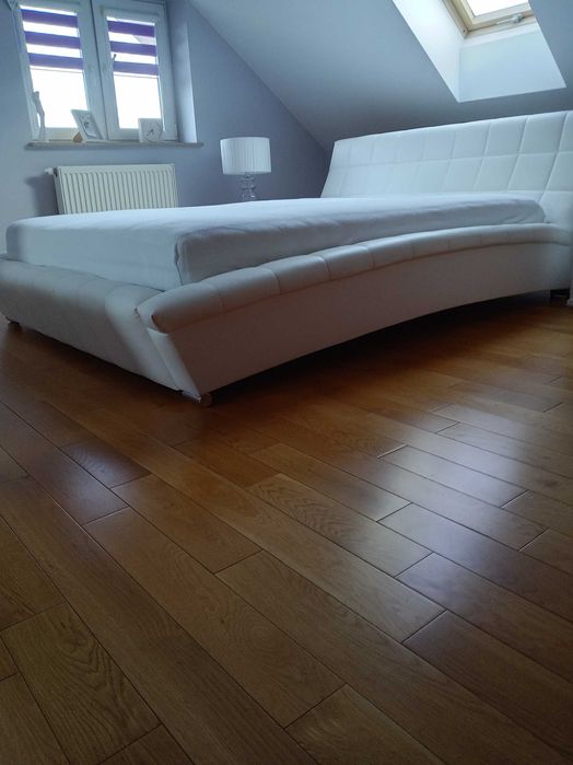 Łóżko z materacem 160x200