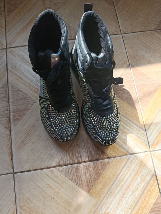 Крассовки высокие.