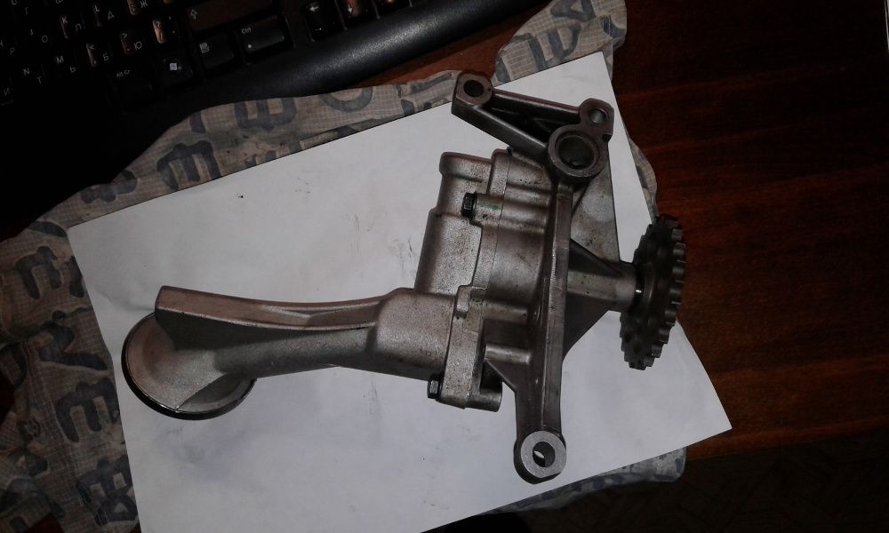 Масляный насос Mercedes-Benz