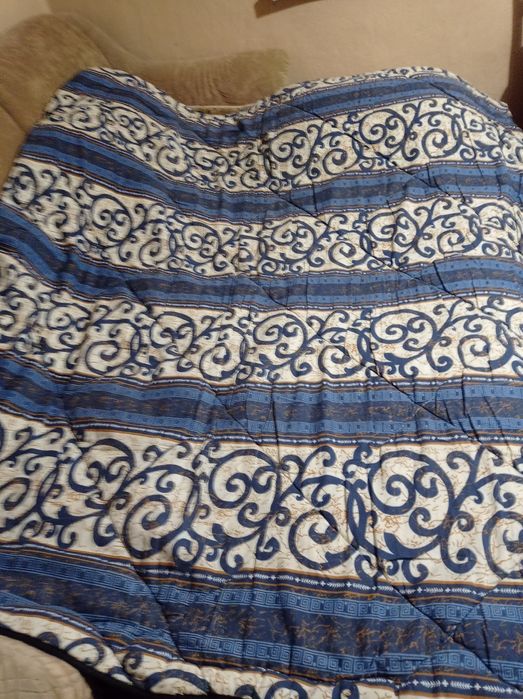 Продам одияло теплое.